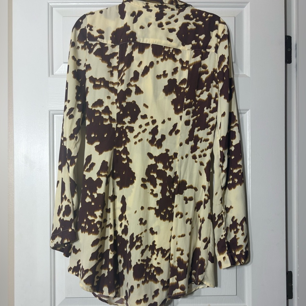 Urban Outfitters Alicia Tie-Front Shirt
Dress LG - Picture 4 of 4